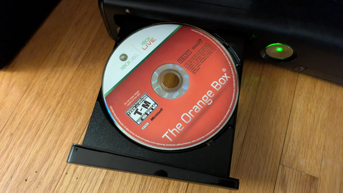 Xbox 360 Slim Bundle (250 GB) - photo 2