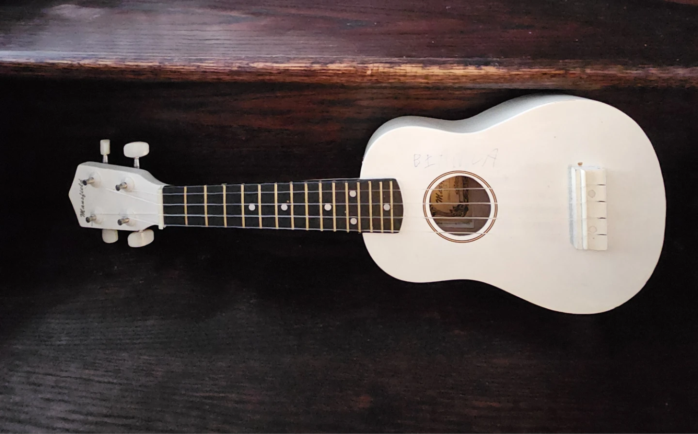 White Mansfield Ukulele ( Bathurst and Finch )