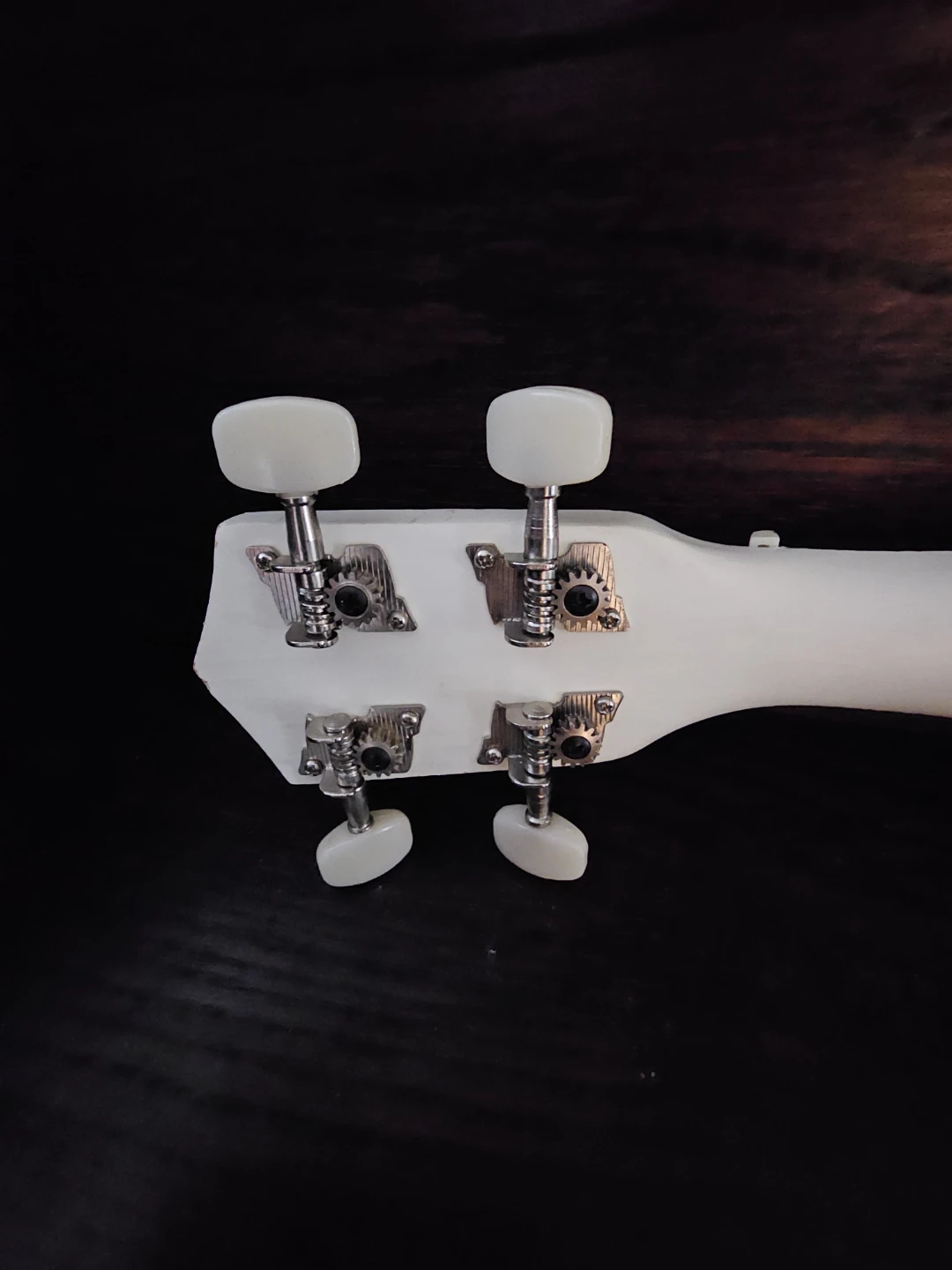 White Mansfield Ukulele ( Bathurst and Finch ) - photo 4