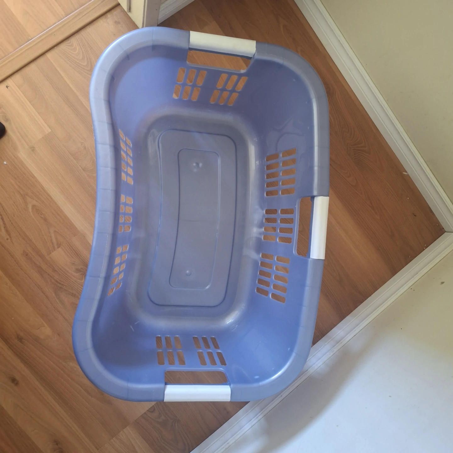 Plastic Laundry Basket - photo 2