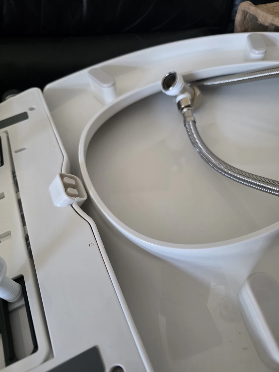 Brondell SWASH CL99 Non-Electric Bidet Toilet Seat - photo 3