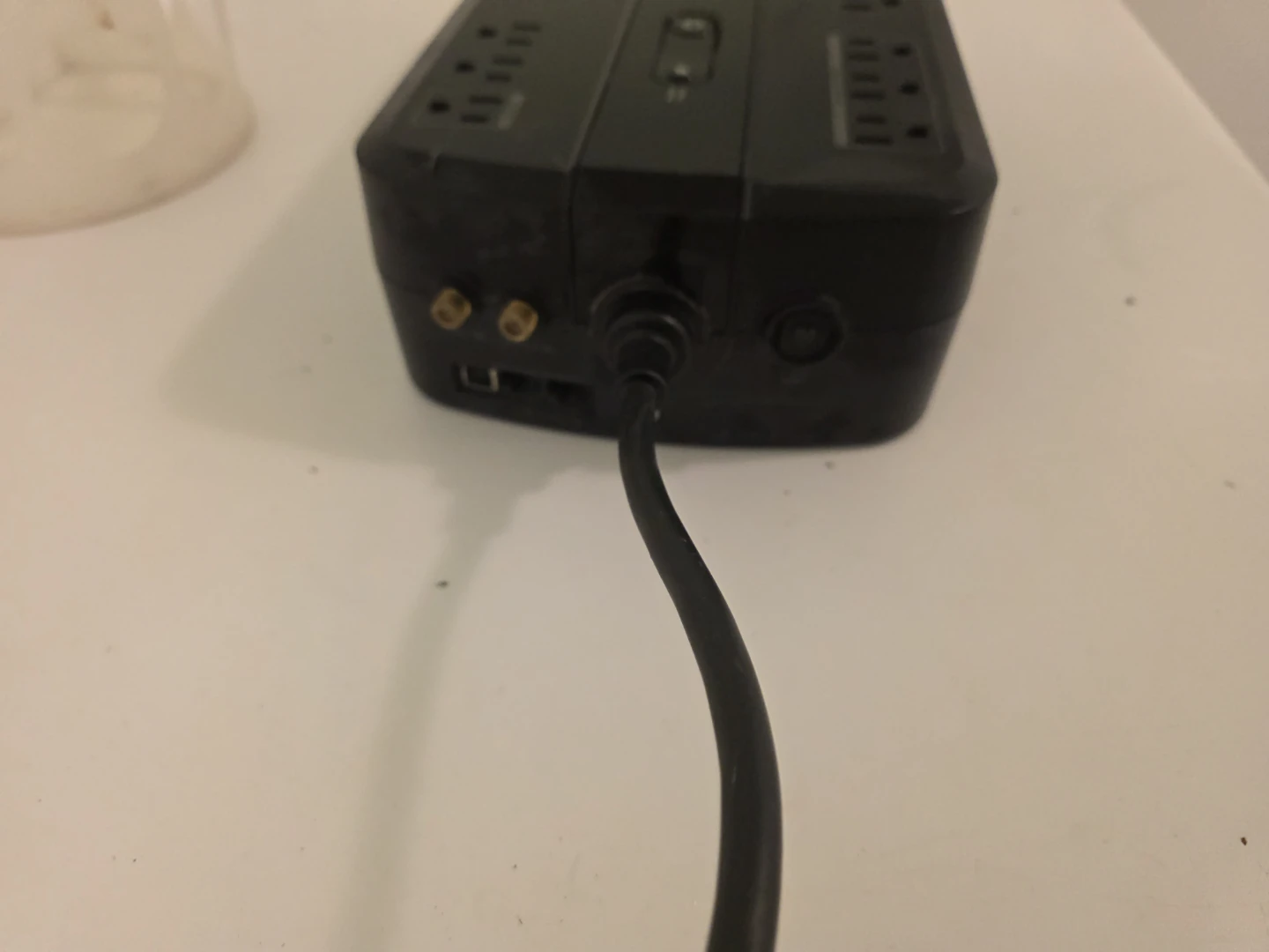 APC Back-UPS 650 Battery Backup Surge Protector - photo 2