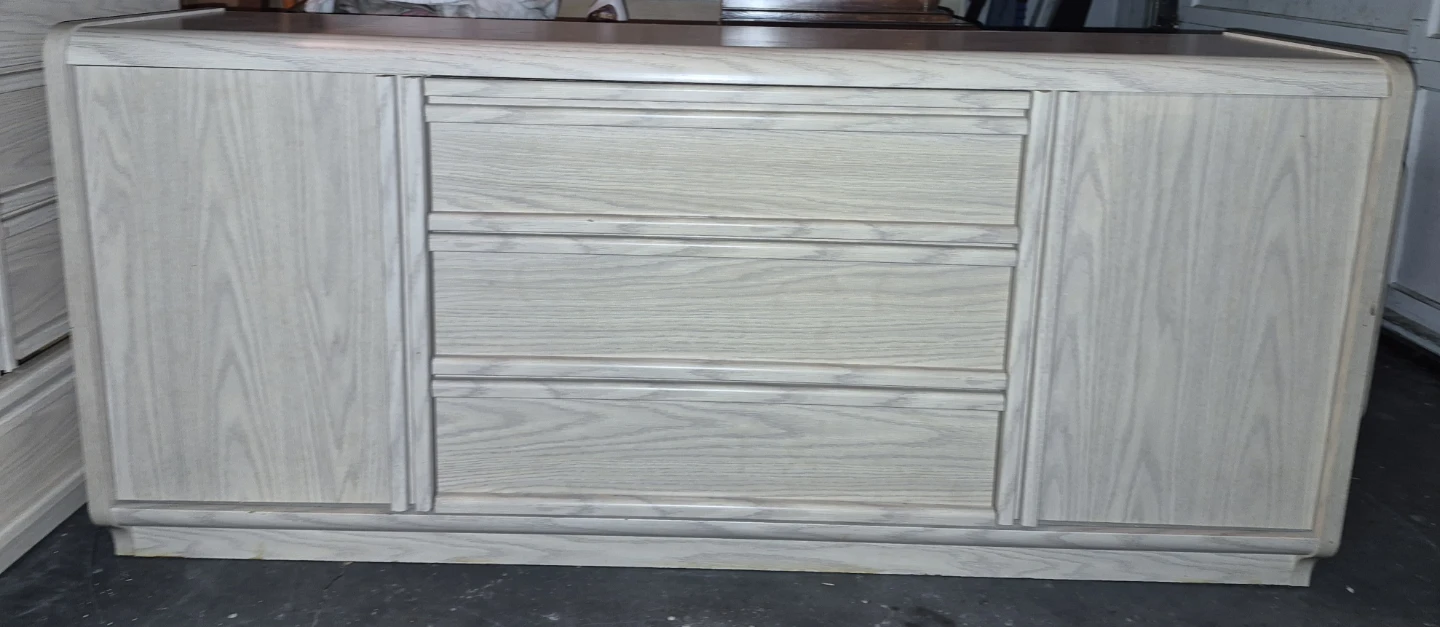 Light Wood Dresser with Drawers and Cabinets - photo 2