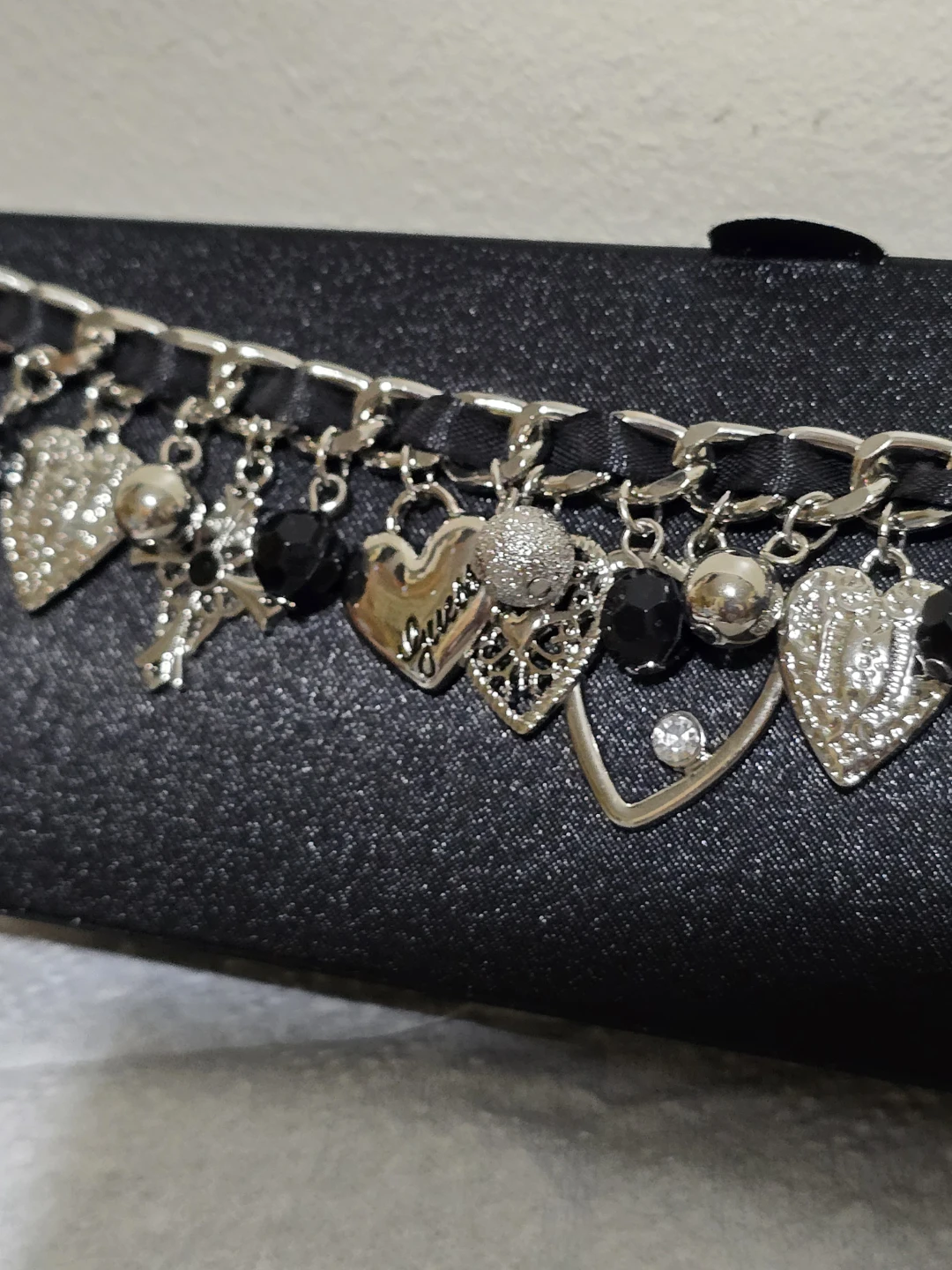 Guess Charm Bracelet Silver Tone Black Beads Hearts Cross - photo 4