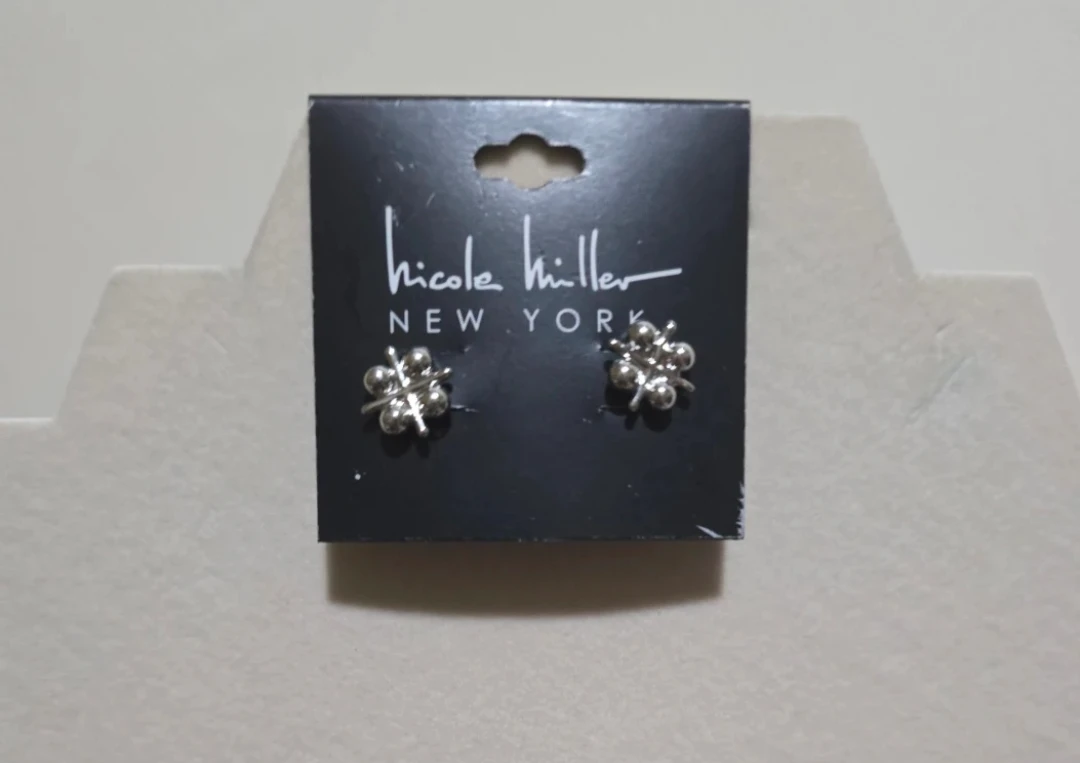 Nicole Miller New York Silver Tone Flower Stud Earrings - photo 2