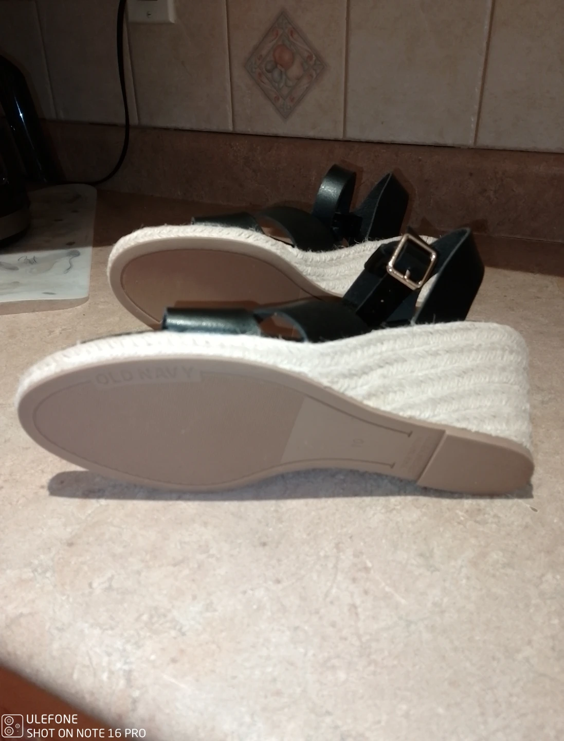 MOVING MAR 1 SANDALS 10 CASH ONLY - photo 3