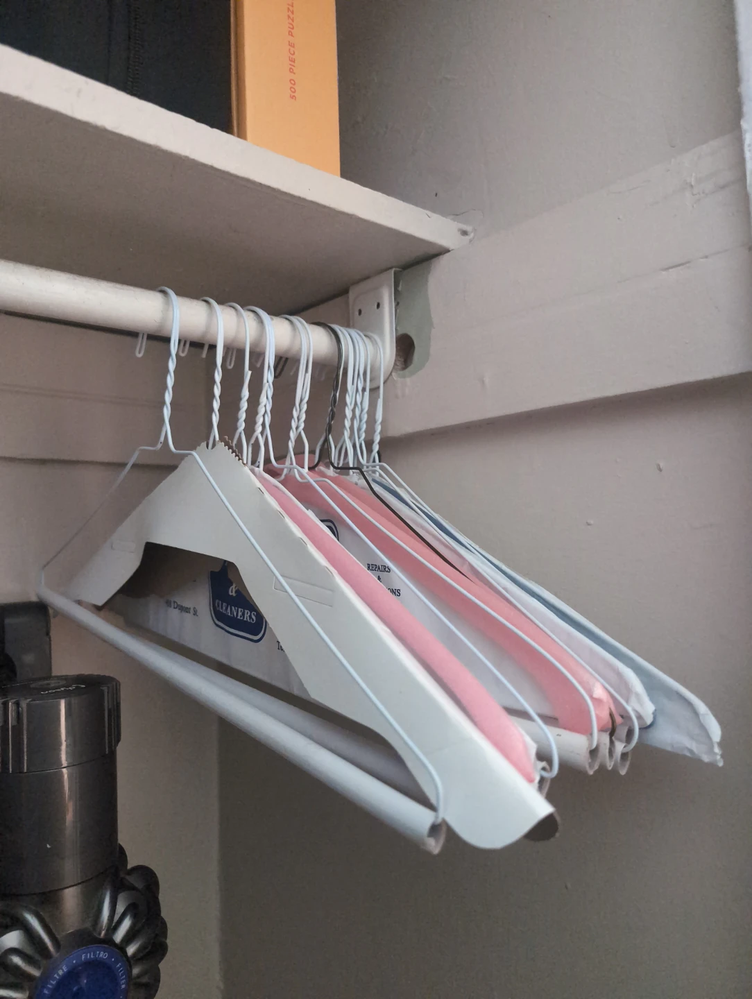 Hangers (14)