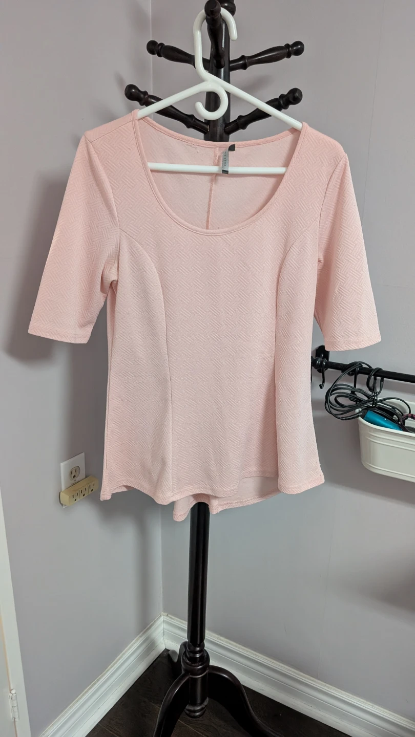 🏆 Suzy Shier Pink Textured Peplum Top