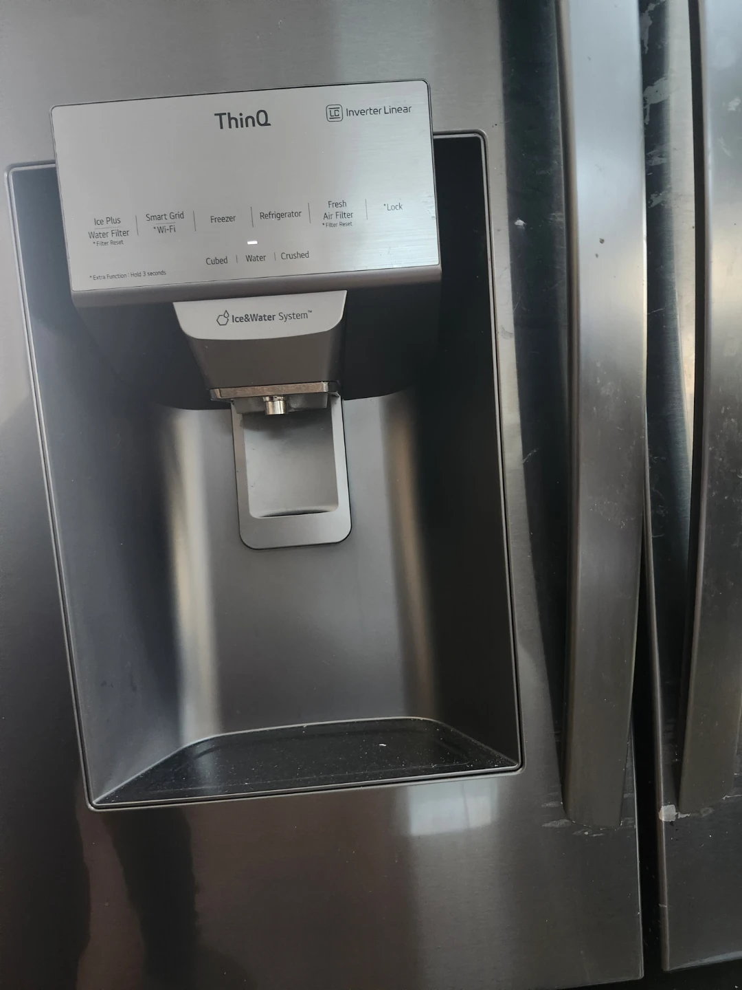 LG French Door Refrigerator with Ice & Water Dispenser - photo 3