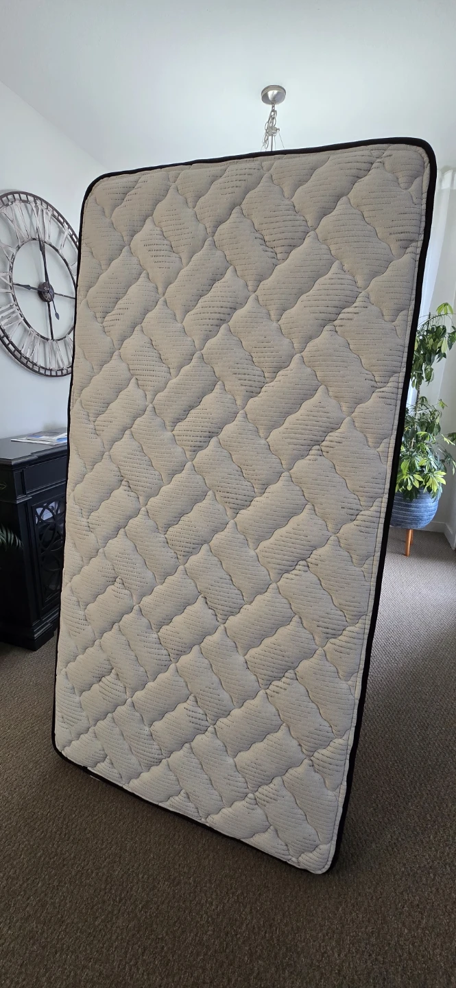 Kingsdown Twin Matress