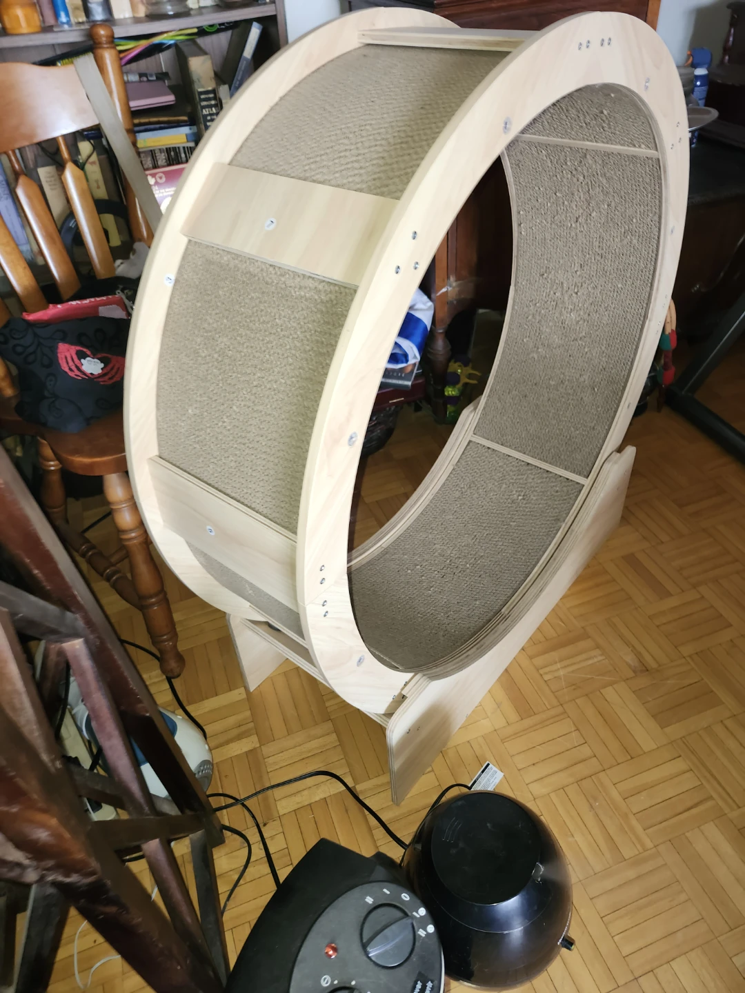 Wooden Cat Wheel with Sisal Scratching Surface - photo 2