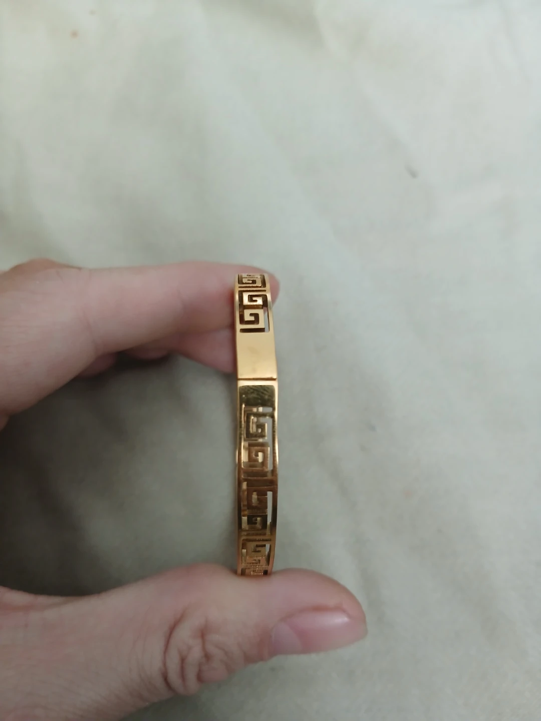 18K Gold Plated 304 Stainless Steel Greek Key Open Bangle - photo 3