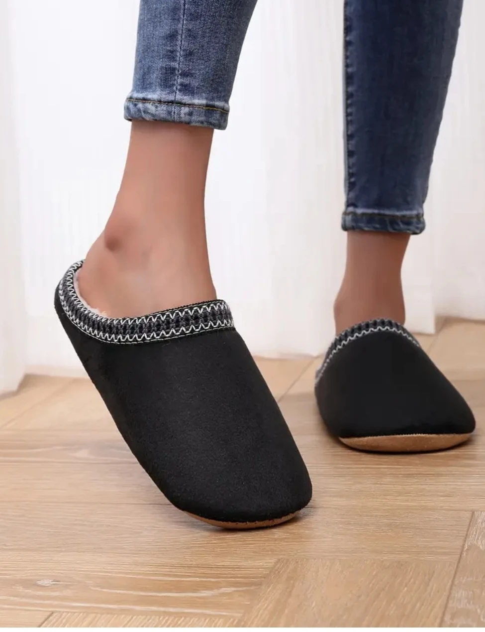 Comfy Slippers. Size 6 to 7. New