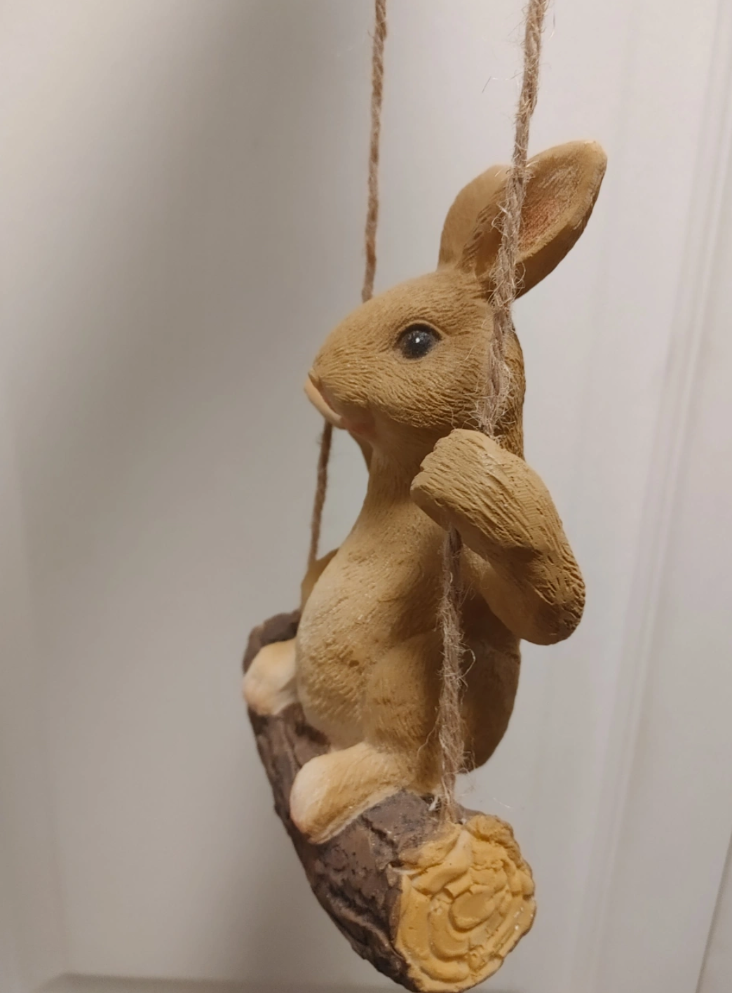 Hanging Rabbit Figurine on a Log Swing New - photo 3