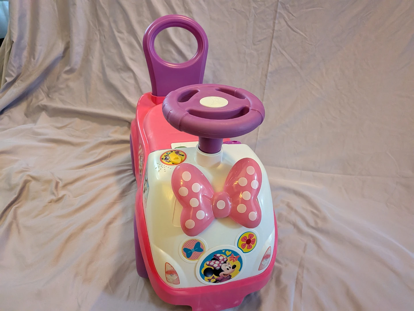Kids Minnie Mouse Ride-On Car - photo 2