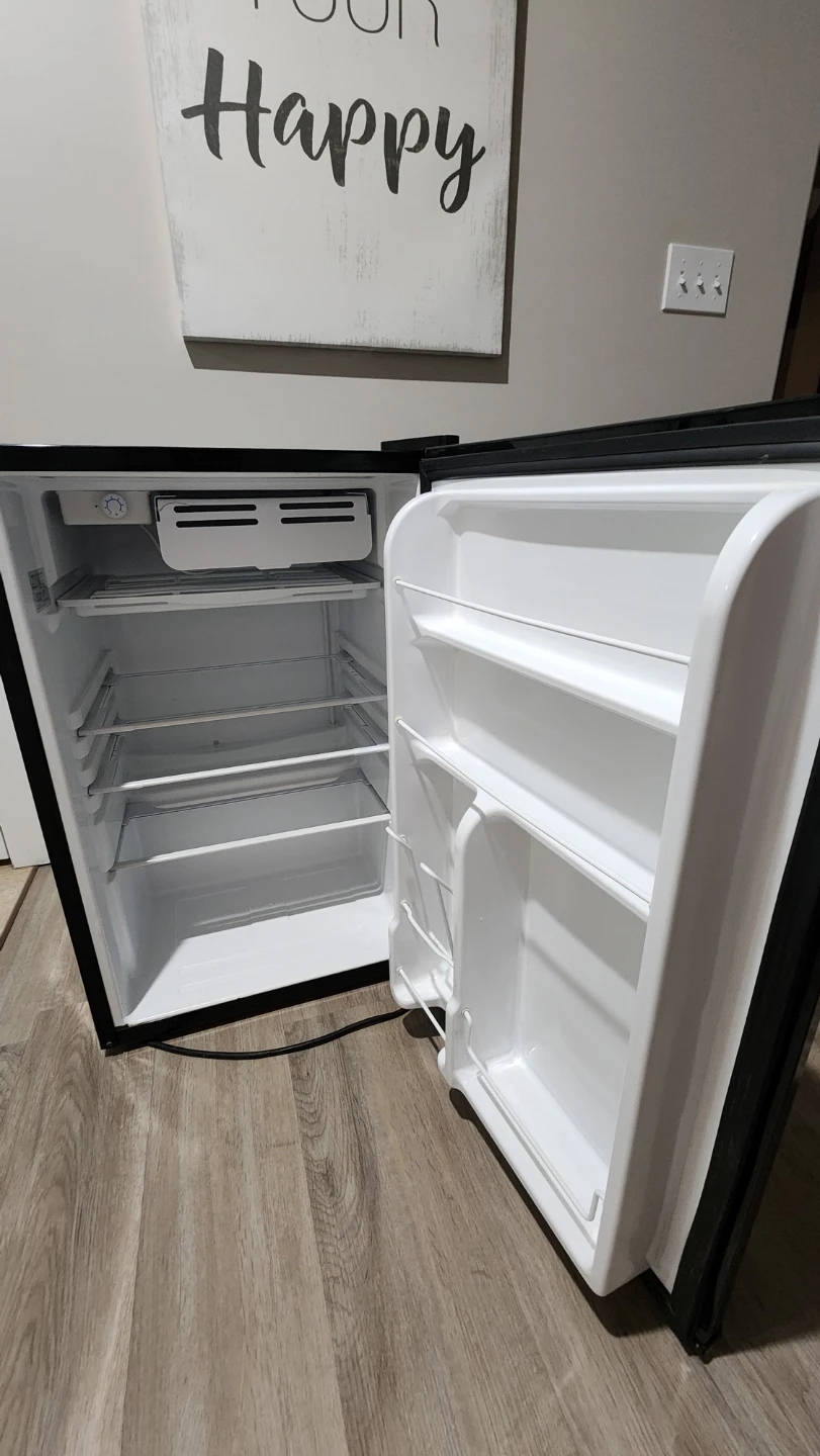 GE Mini Fridge - photo 2