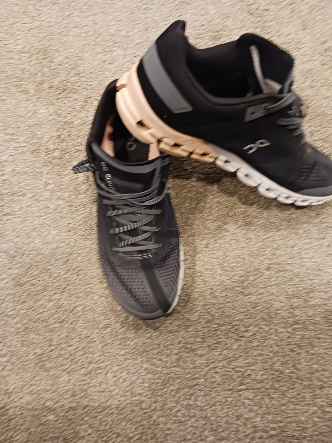 On Cloud Running Shoes - Women  US W 10 - photo 2