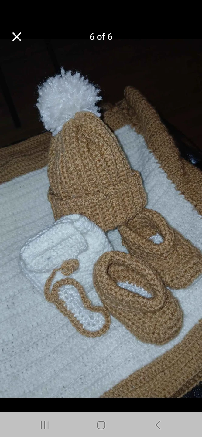 Crochet baby set and Bag