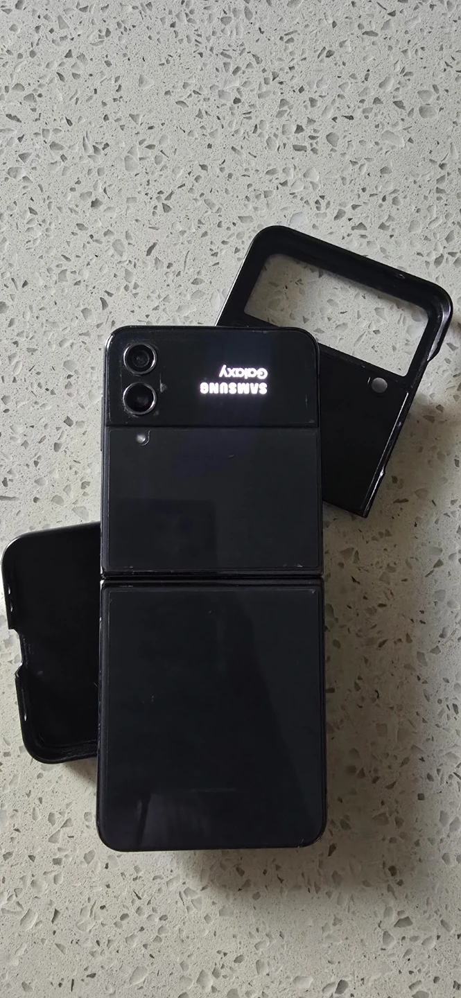 Samsung Galaxy Z Flip 4 5G Black - photo 2