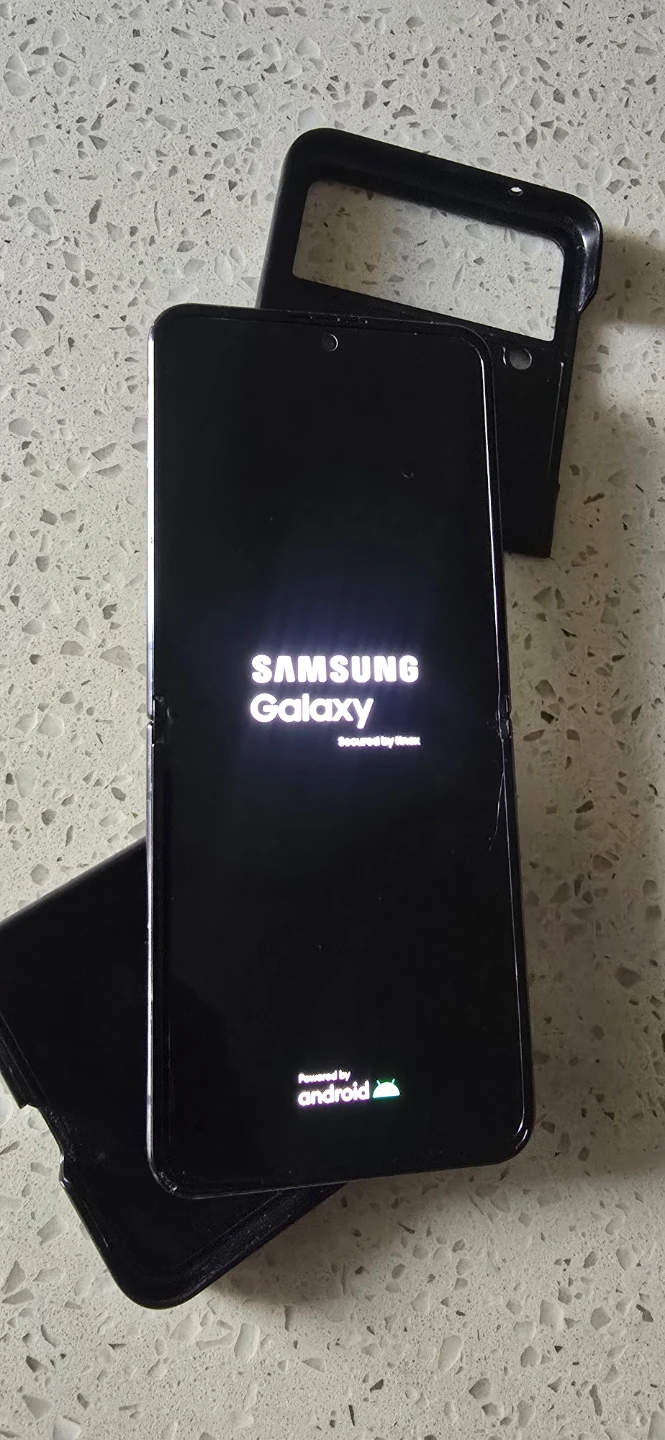 Samsung Galaxy Z Flip 4 5G Black - photo 5