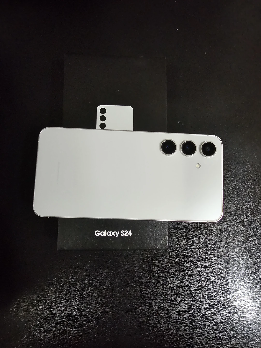 Samsung Galaxy S24 Smartphone - photo 3