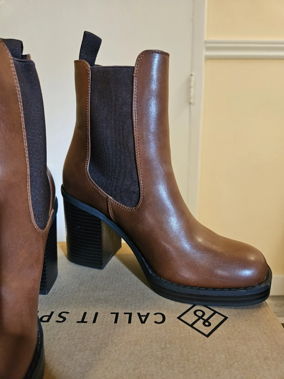 NWT Brown Leather Chelsea Boots - photo 4