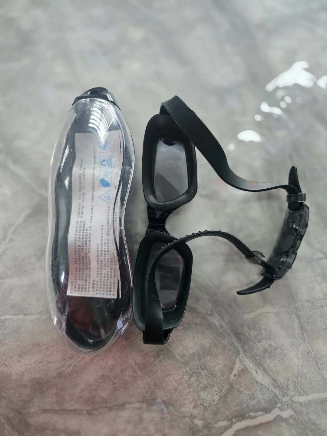 Black Swimming Goggles with Case - photo 2