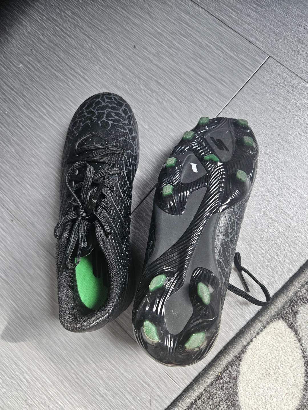 Boys Black Soccer shoes - photo 2