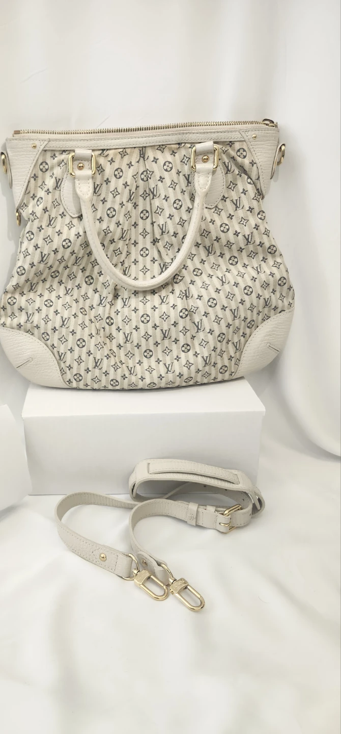 Authentuc Louis Vuitton Monogram Canvas Shoulder Bag with Strap