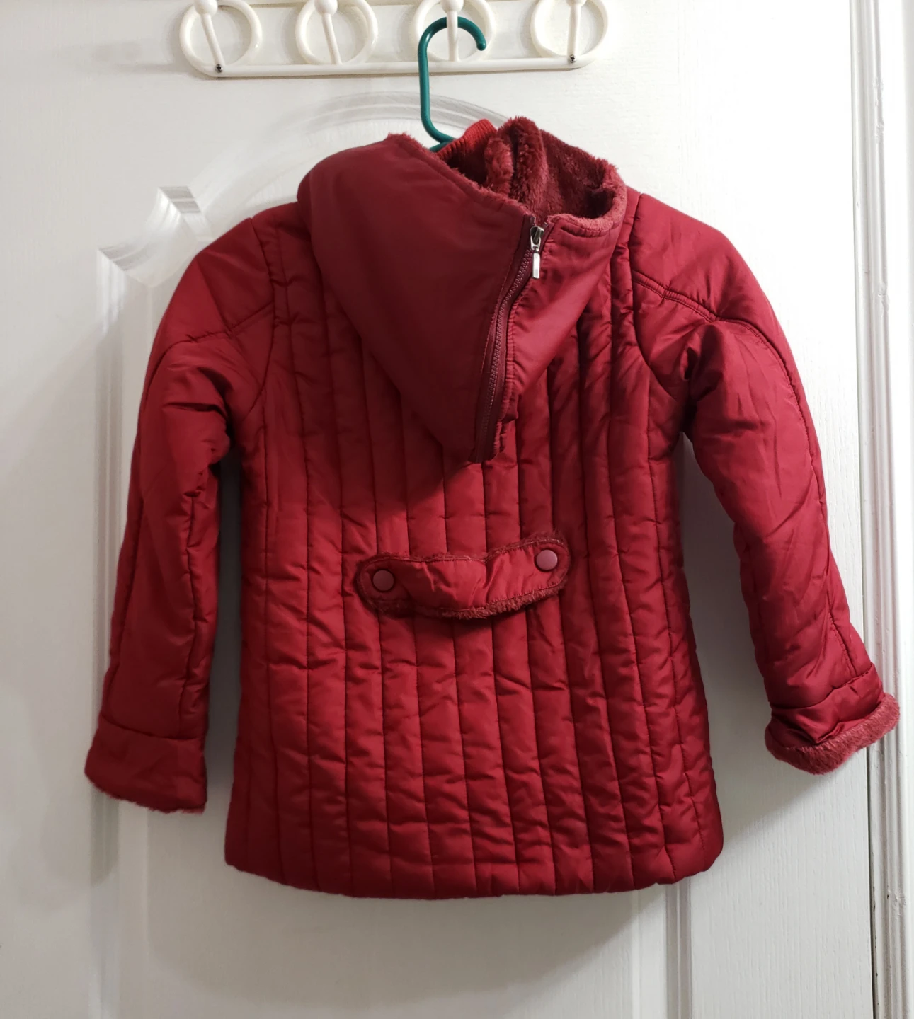 Elle Kids Maroon Hooded Winter Jacket.Fit 5-6 years old girl. - photo 2