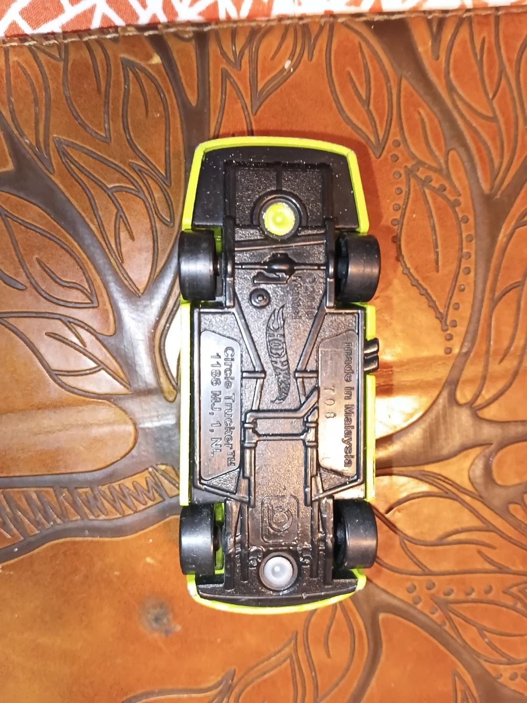 Hot Wheels Circle Tracker Truck Yellow #4 Toy Car - photo 2