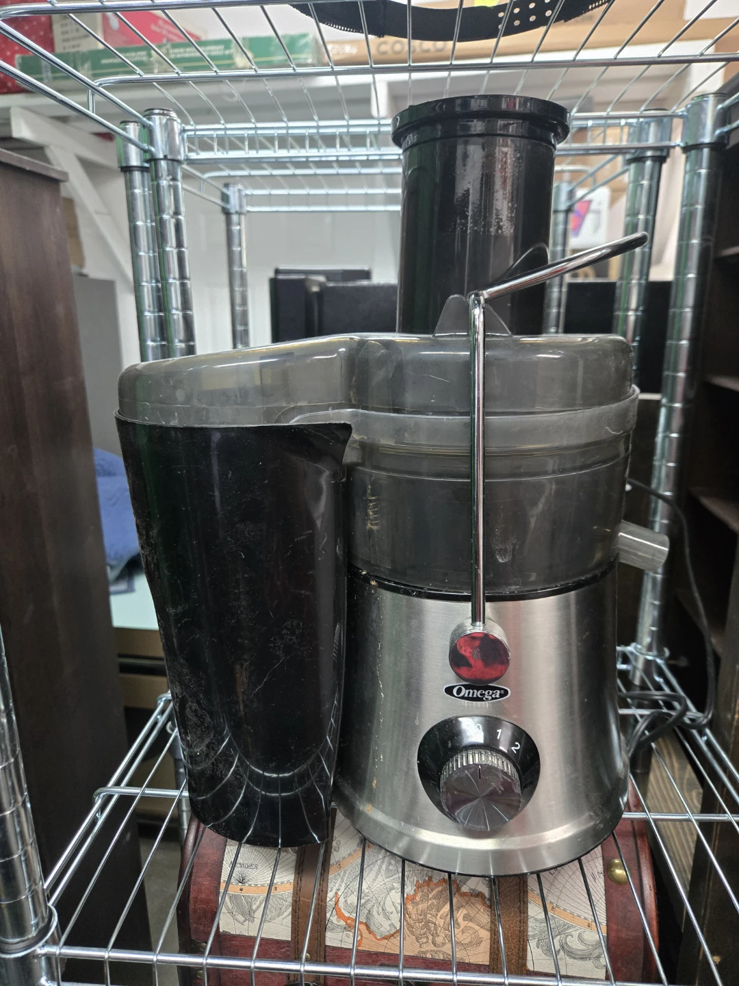 FREE DELIVERY!! Omega Juicer Machine w Extra Large chutes!! $130
