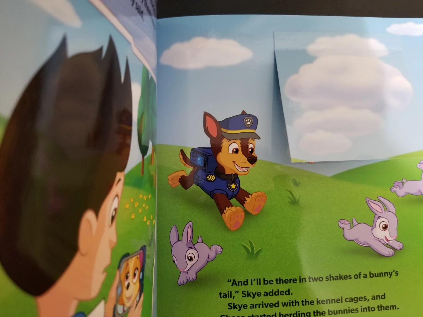 Paw Patrol: The Pups Save the Bunnies Book🏆 - photo 2