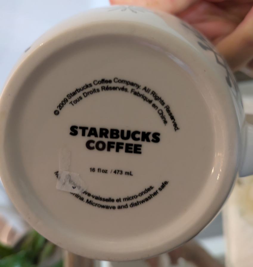 🏆 BRAND NEW Metallic gold & silver snowflake  Starbucks mug - photo 2