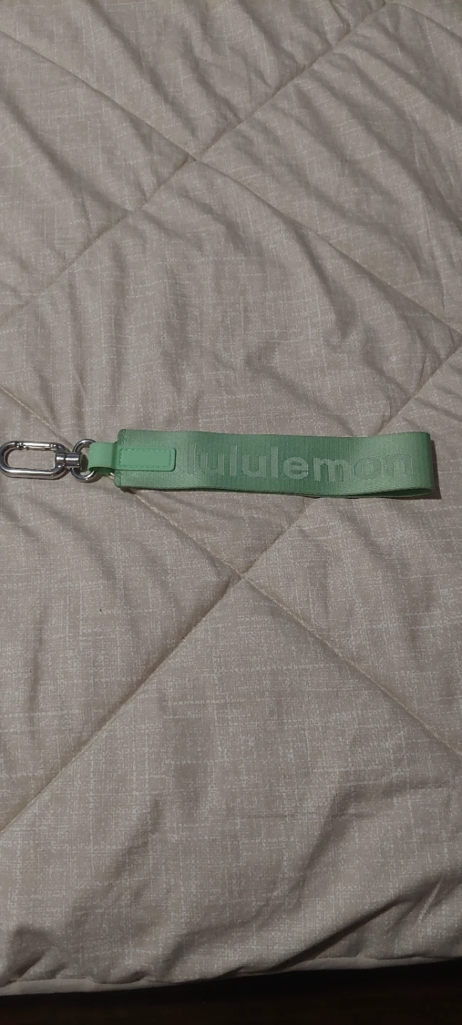 Lululemon Keychain - photo 2