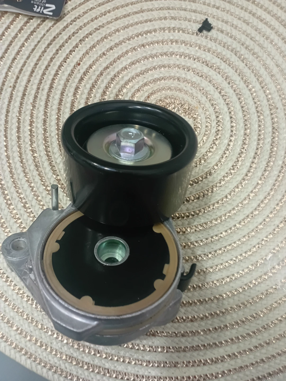 V-belt and tensioner - photo 3
