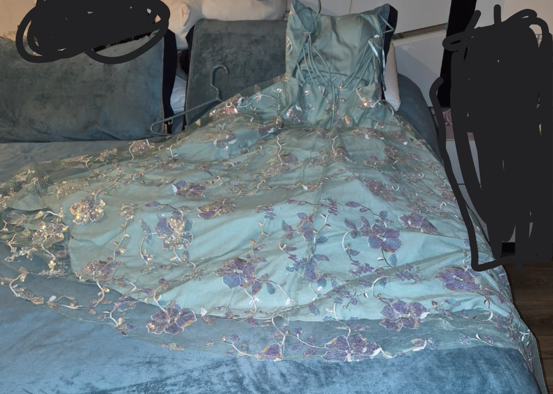 Sequin Floral Embellished Prom Dress - photo 2
