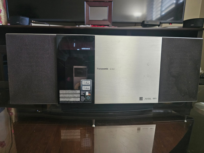 Panasonic SC-HC3 CD Micro System with iPod Dock