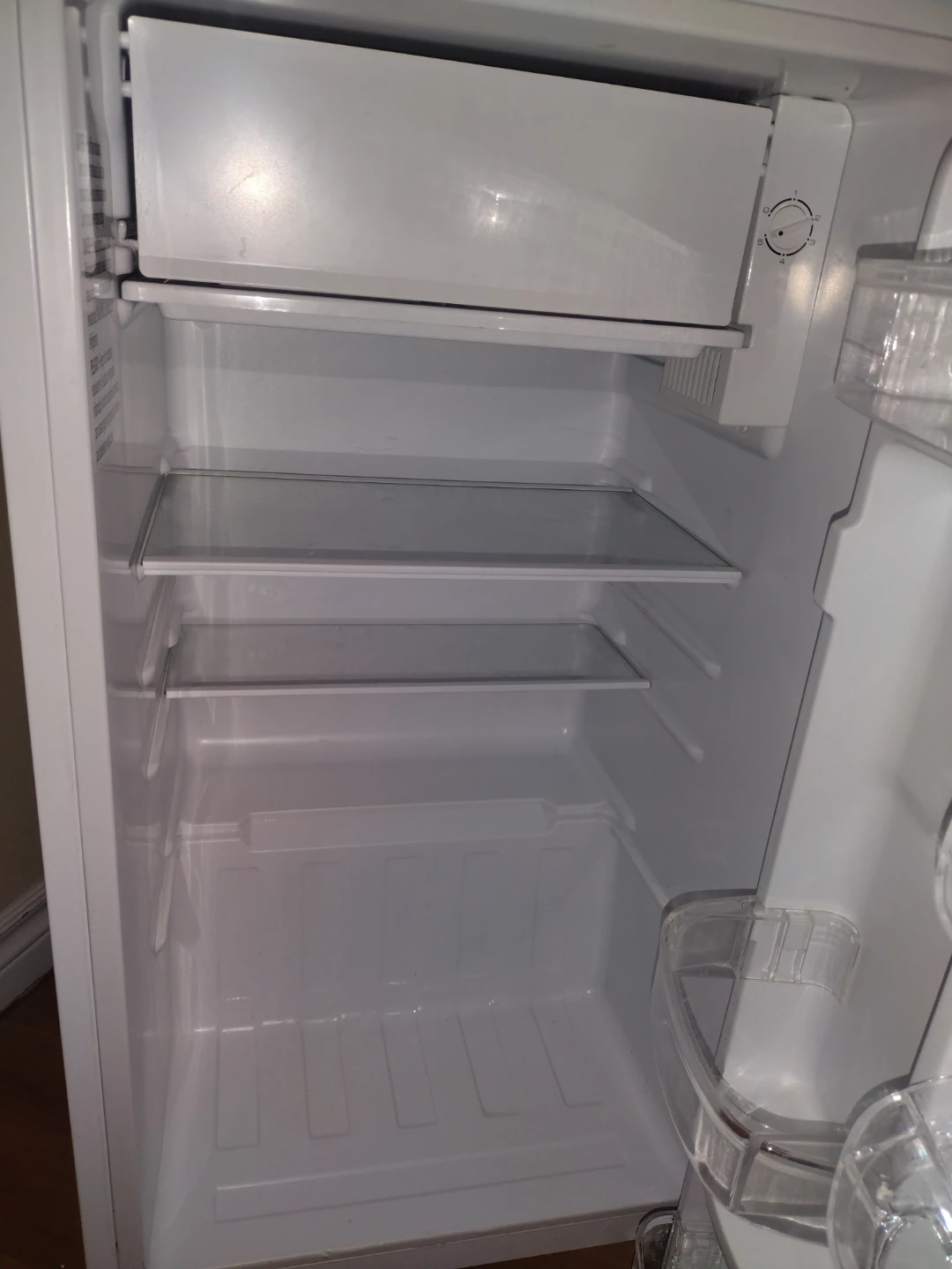 Hamilton Beach Compact Refrigerator - photo 3