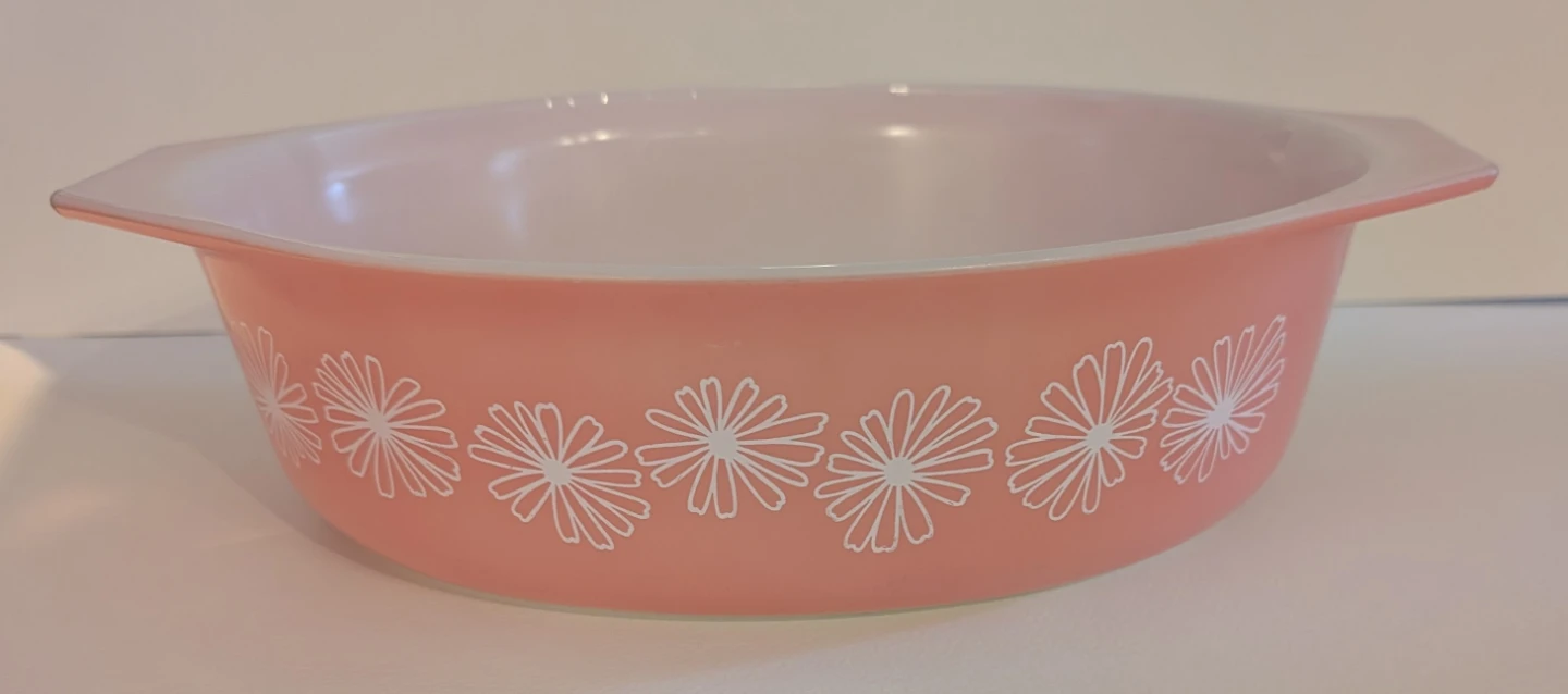 Vintage Pyrex Casserole dish