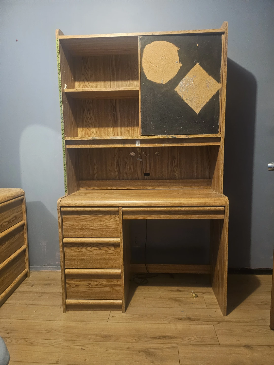 Four piece Oak Bedroom Set - photo 3