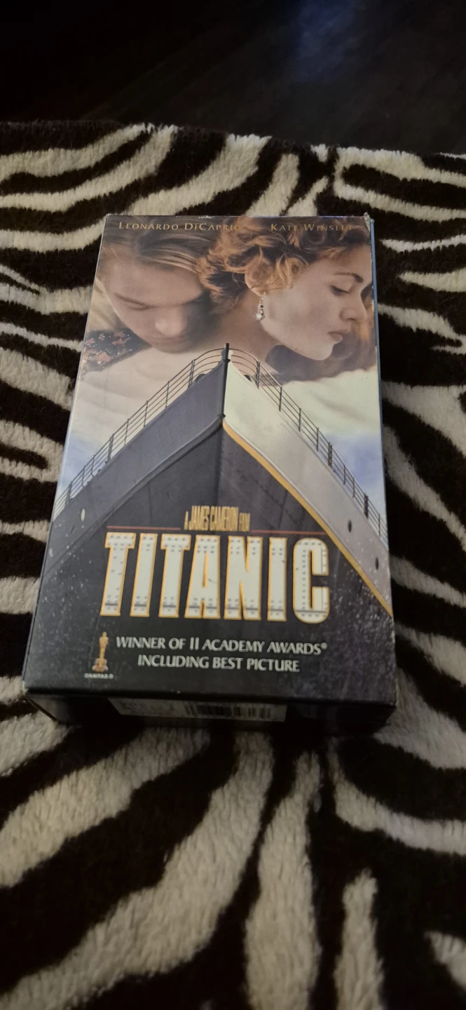 Titanic VHS Movie - 2