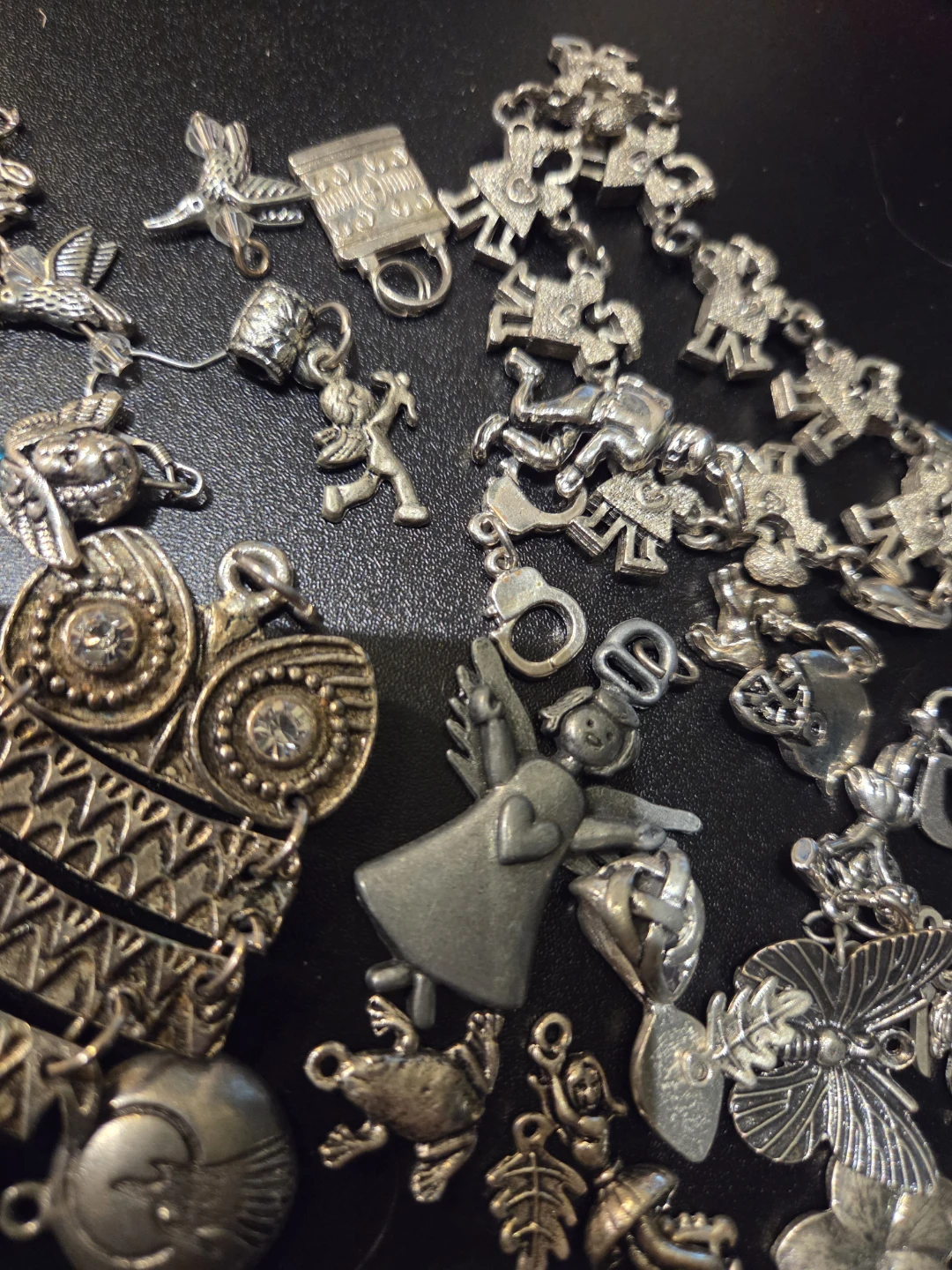 Lot of vintage pewter/silver plated charms - photo 5