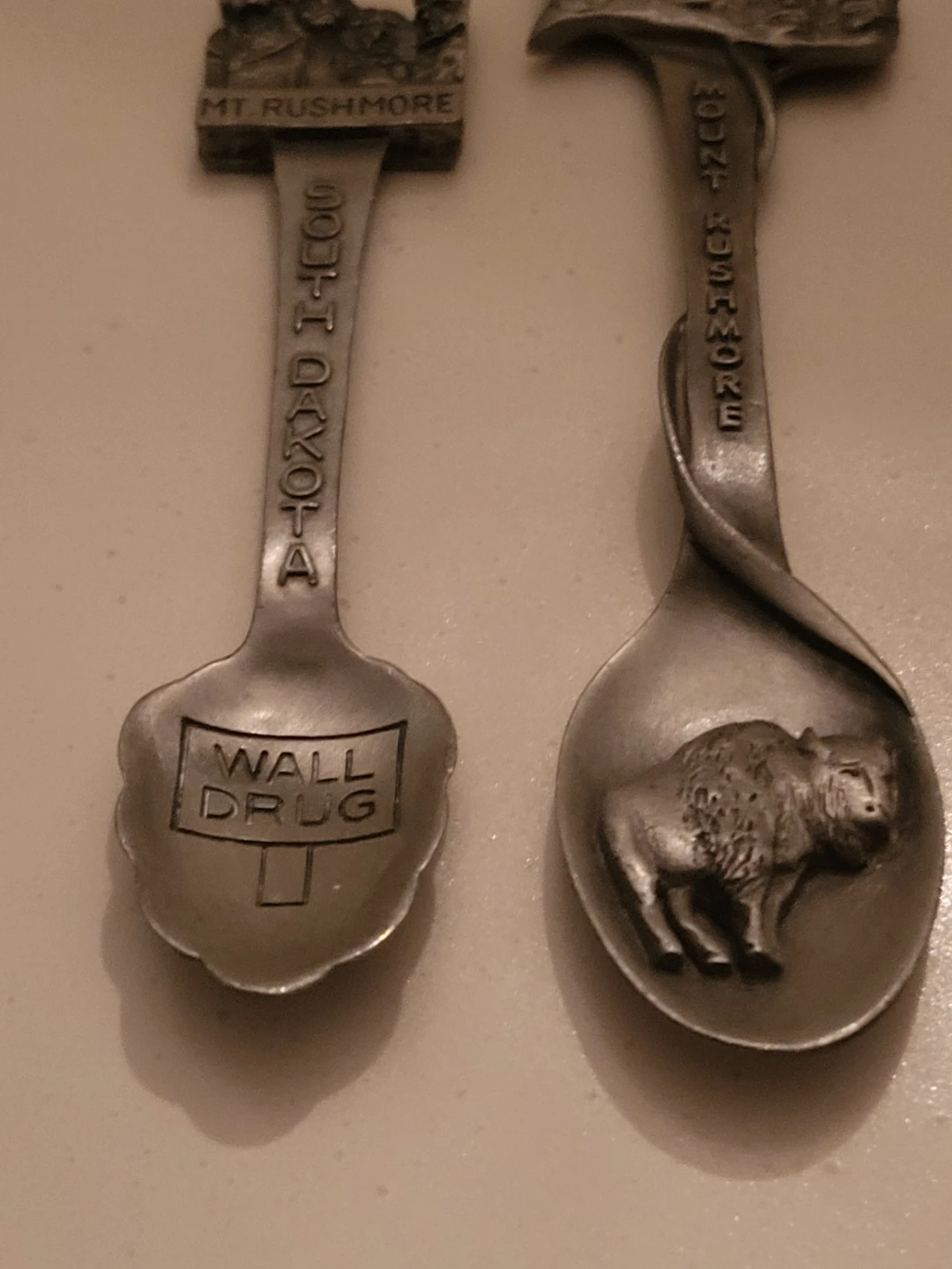 Mount Rushmore & Wall Drug Souvenir Spoons - photo 2