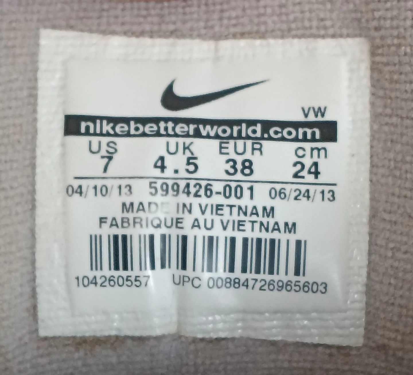Nike High Top Sneakers – Black/White Gum Sole – Size 7 – Clean - photo 3