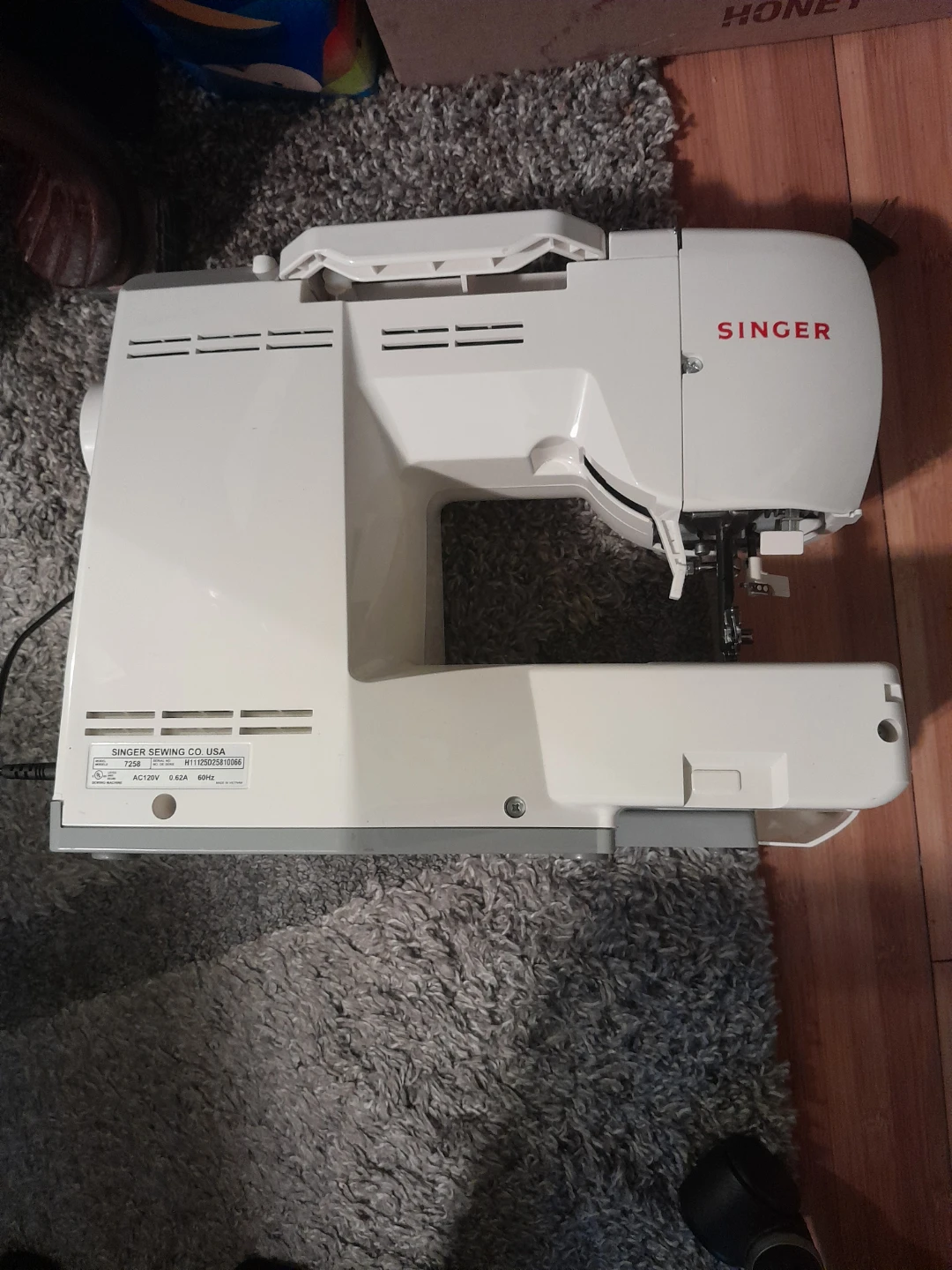 Singer Stylist Sewing Machine - photo 3