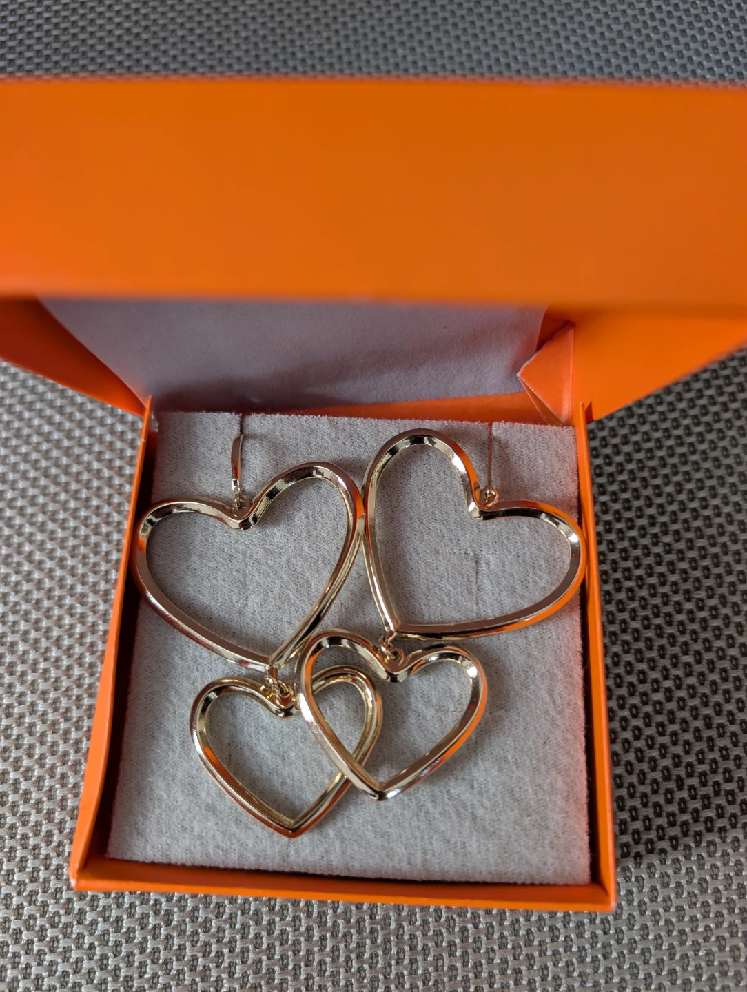 YANBAL Gold Heart Earrings🏆