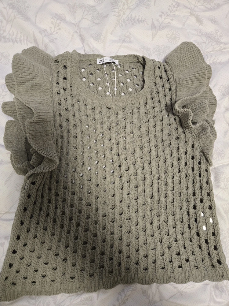 Brand new Zara knit top 🏆