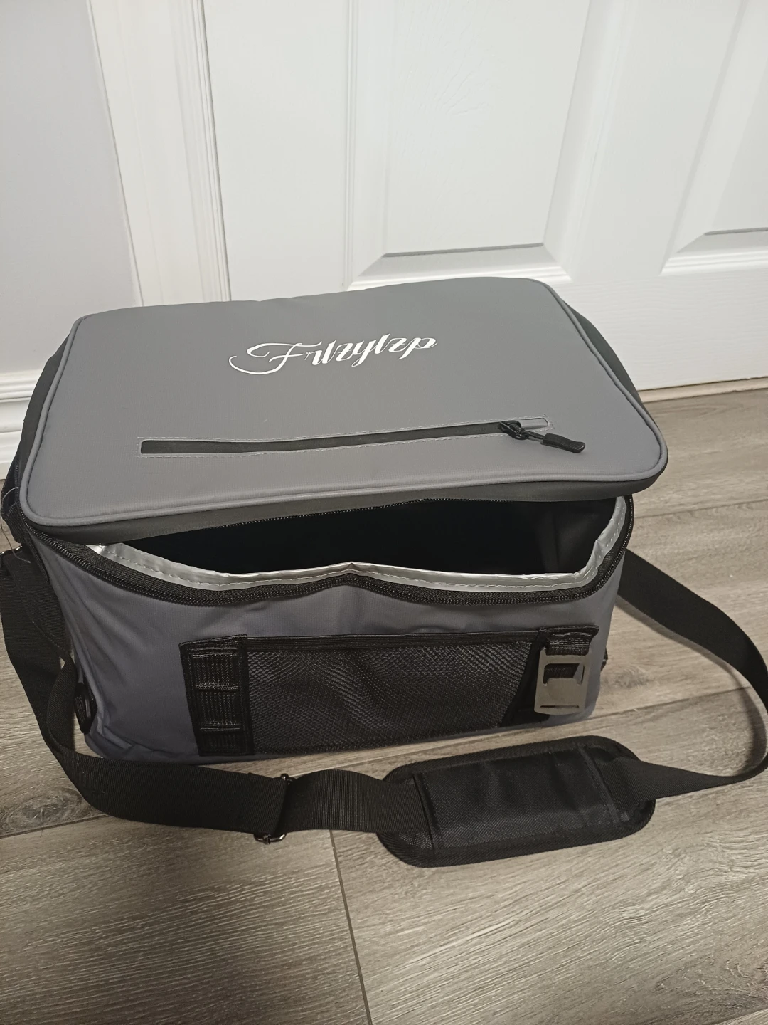 Frlzylzp Grey Insulated Cooler Bag