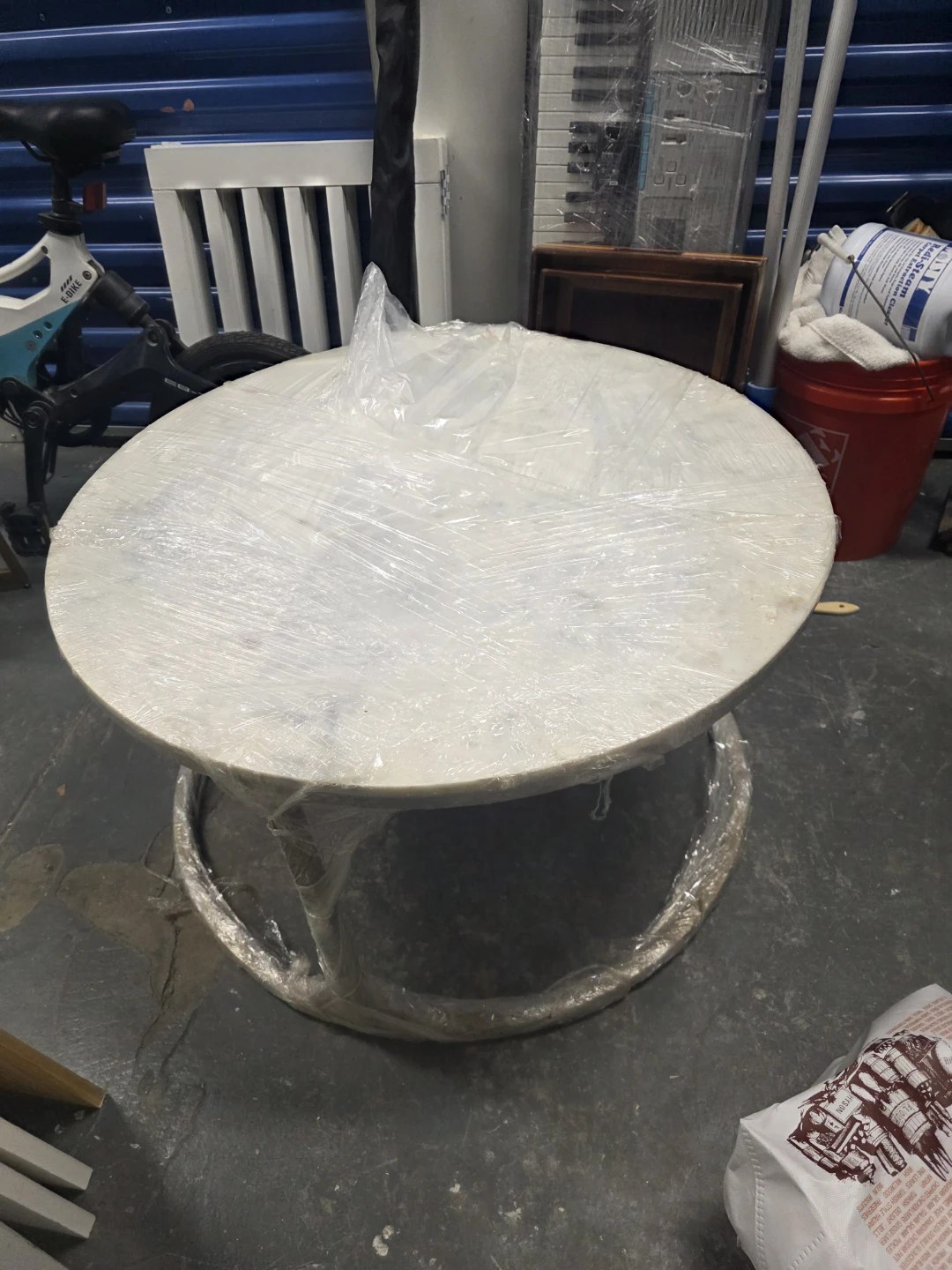 Round Marble Top Coffee Table with Gold Base - photo 2